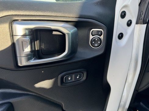 Used 2024 Jeep Wrangler Unlimited Rubicon image 11