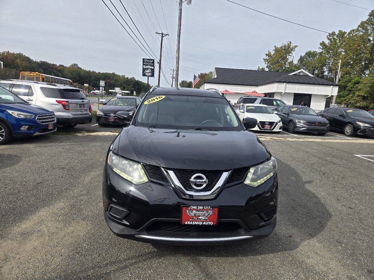 Used 2016 Nissan Rogue S w/ Appearance Package AWD/4WD image 3