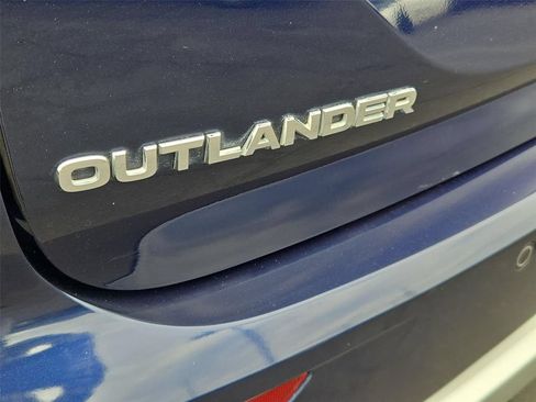 Used 2022 Mitsubishi Outlander SE FWD image 22