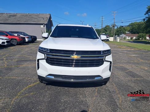 Used 2021 Chevrolet Suburban LT w/ LT Signature Plus Package AWD/4WD image 10