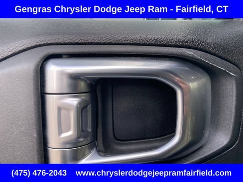 Used 2024 Jeep Wrangler Unlimited w/ Convenience Group AWD/4WD image 35