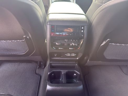 Used 2024 Jeep Grand Cherokee L Limited w/ Black Appearance Package AWD/4WD image 33