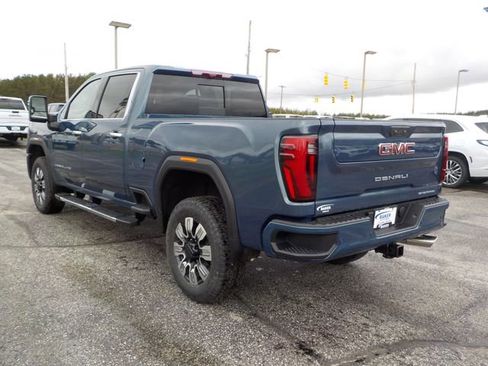 New 2026 GMC Sierra 3500 Denali w/ Denali Reserve Package AWD/4WD image 9