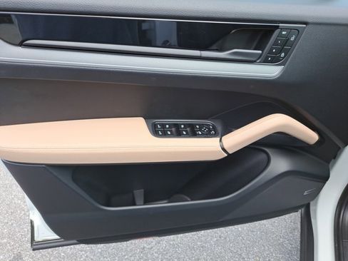 Certified 2024 Porsche Cayenne image 25