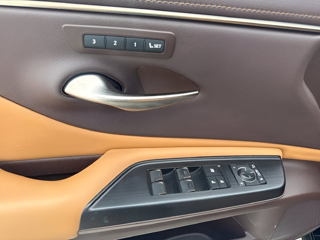 Used 2021 Lexus ES 350 w/ Premium Package FWD image 23