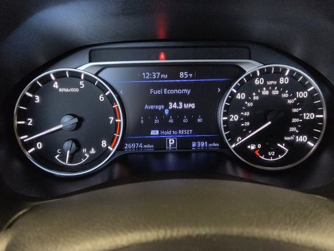 Used 2025 Nissan Altima 2.5 SV FWD image 23