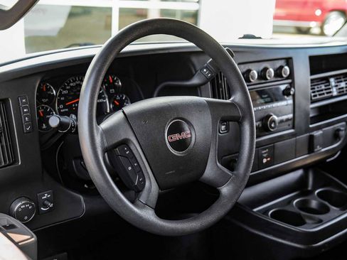 Used 2017 GMC Savana 3500 LS image 17