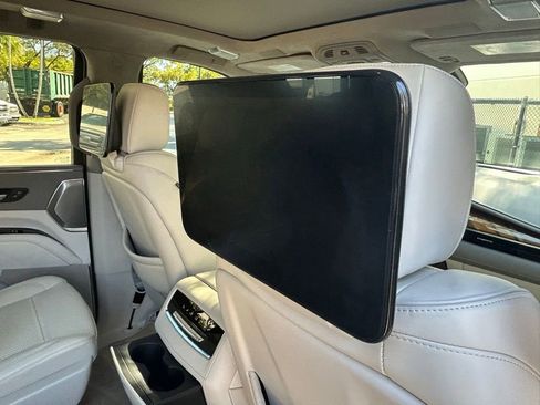 Used 2024 Cadillac Escalade Premium Luxury Platinum image 51