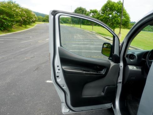 Used 2016 Nissan NV200 S image 13