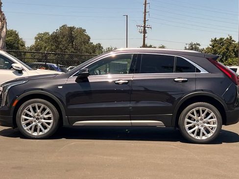 Used 2023 Cadillac XT4 Premium Luxury FWD image 7