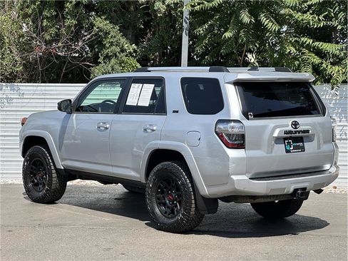 Used 2019 Toyota 4Runner SR5 AWD/4WD image 12