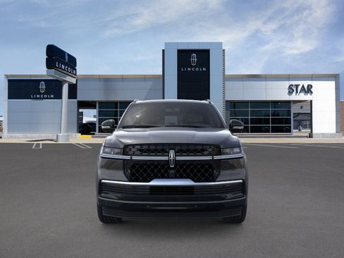 New 2026 Lincoln Navigator Reserve w/ Jet Appearance Package AWD/4WD image 6