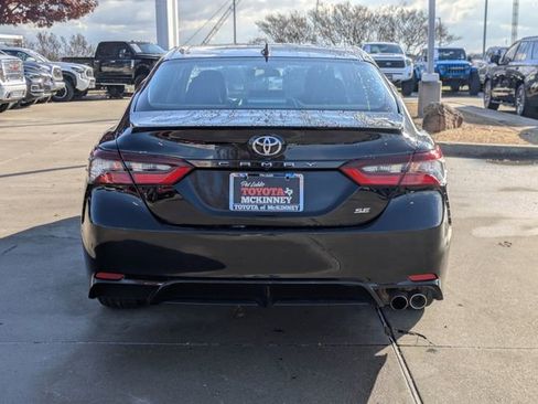 Used 2024 Toyota Camry SE image 6