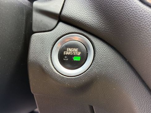 Used 2020 Chevrolet Equinox LT FWD image 15