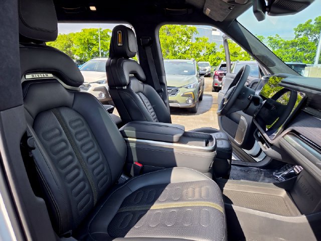 Used 2024 Rivian R1S Adventure Dual AWD/4WD image 26