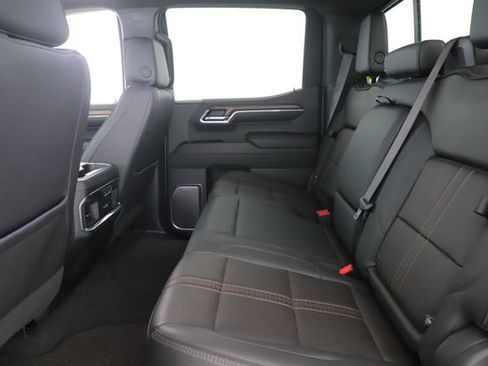 Used 2024 Chevrolet Silverado 1500 High Country w/ Technology Package AWD/4WD image 31