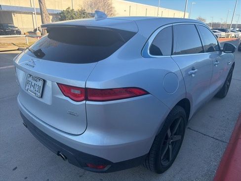 Used 2017 Jaguar F-PACE Prestige image 5