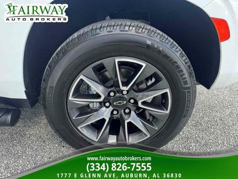 Used 2022 Chevrolet Tahoe Z71 w/ Luxury Package AWD/4WD image 35