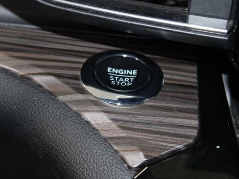 Used 2023 Ford Explorer Limited image 29