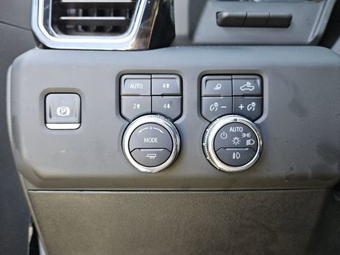 Used 2025 GMC Sierra 2500 Denali Ultimate image 16