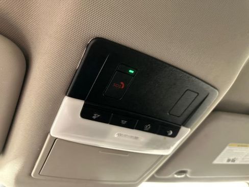 Used 2023 Nissan Rogue SV image 32