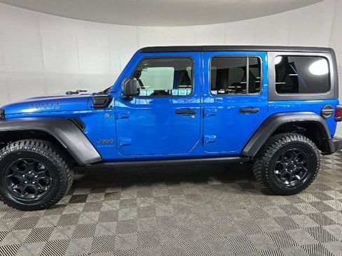 Used 2023 Jeep Wrangler Unlimited w/ Cold Weather Group AWD/4WD image 5
