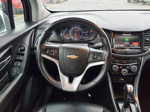Used 2020 Chevrolet Trax Premier image 17