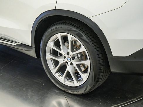 Certified 2024 BMW X5 xDrive40i w/ Parking Assistance Package AWD/4WD image 11