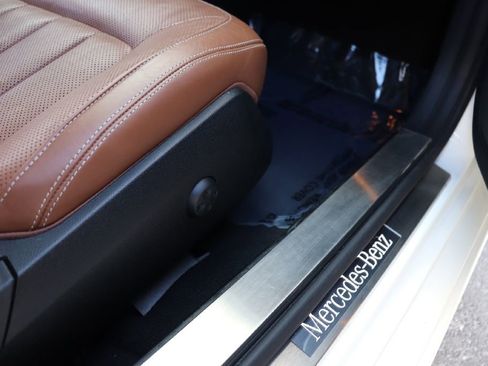 Used 2018 Mercedes-Benz CLS 550 w/ Premium 2 Package image 32