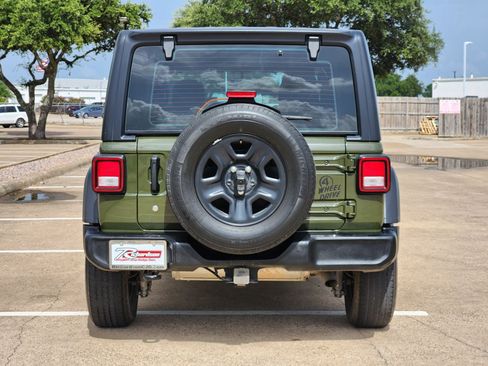 Used 2022 Jeep Wrangler Unlimited Sport AWD/4WD image 5