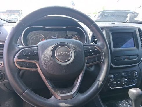 Used 2020 Jeep Cherokee Latitude Plus image 15