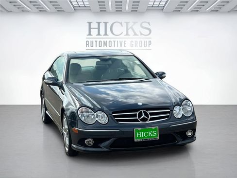Used 2009 Mercedes-Benz CLK 550 Coupe image 3