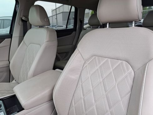 Used 2024 Volkswagen Atlas SEL Premium R-Line image 19