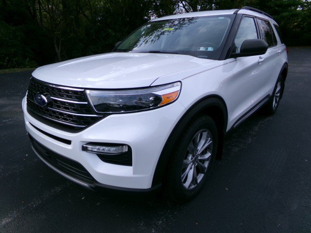 Used 2021 Ford Explorer XLT w/ Equipment Group 202A AWD/4WD image 4