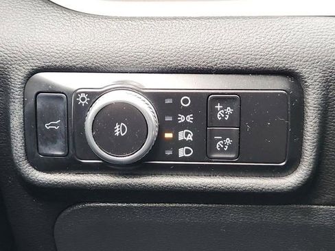 Used 2023 Ford Explorer XLT w/ Equipment Group 202A AWD/4WD image 19