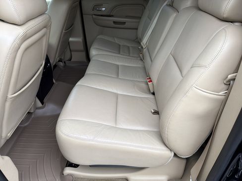 Used 2013 Cadillac Escalade EXT Premium image 21