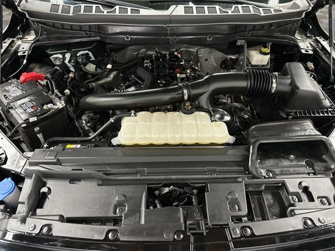 Used 2024 Ford F150 Platinum w/ FX4 Off-Road Package image 38