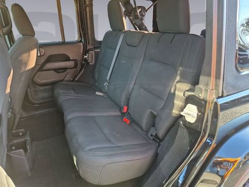 Used 2023 Jeep Wrangler Unlimited Sahara AWD/4WD image 16