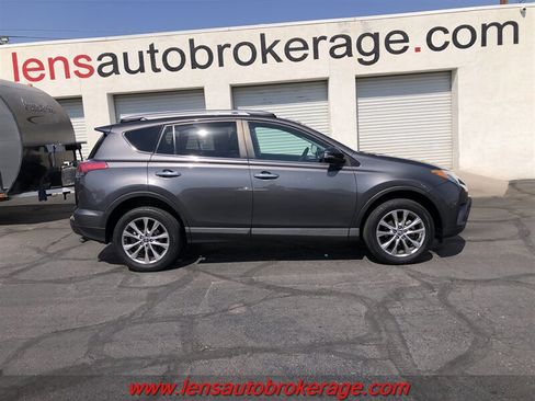 Used 2018 Toyota RAV4 Limited FWD image 1