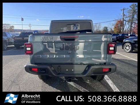 New 2025 Jeep Gladiator Sport image 4