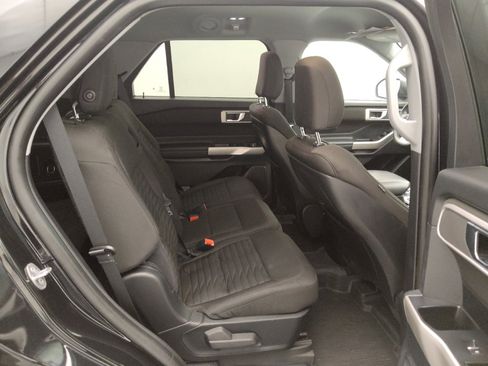 Used 2020 Ford Explorer XLT w/ Comfort Package AWD/4WD image 19