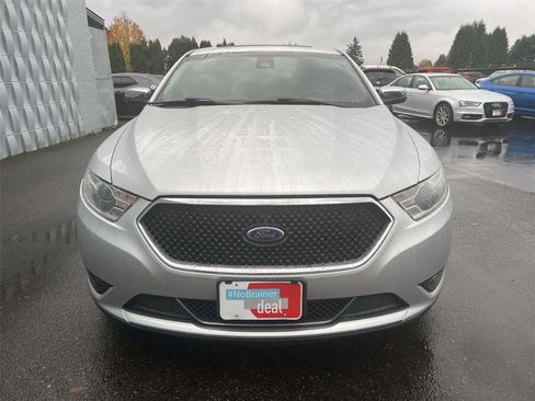 Used 2019 Ford Taurus Limited image 3