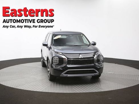 Used 2025 Mitsubishi Outlander SE FWD image 52