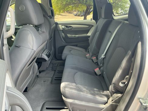 Used 2016 Chevrolet Traverse LS FWD image 16
