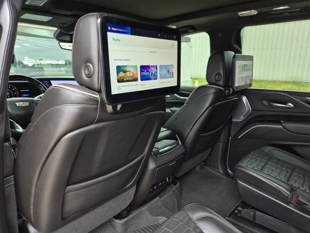 Used 2023 Cadillac Escalade ESV V w/ Heavy-Duty Trailer Package AWD/4WD image 11