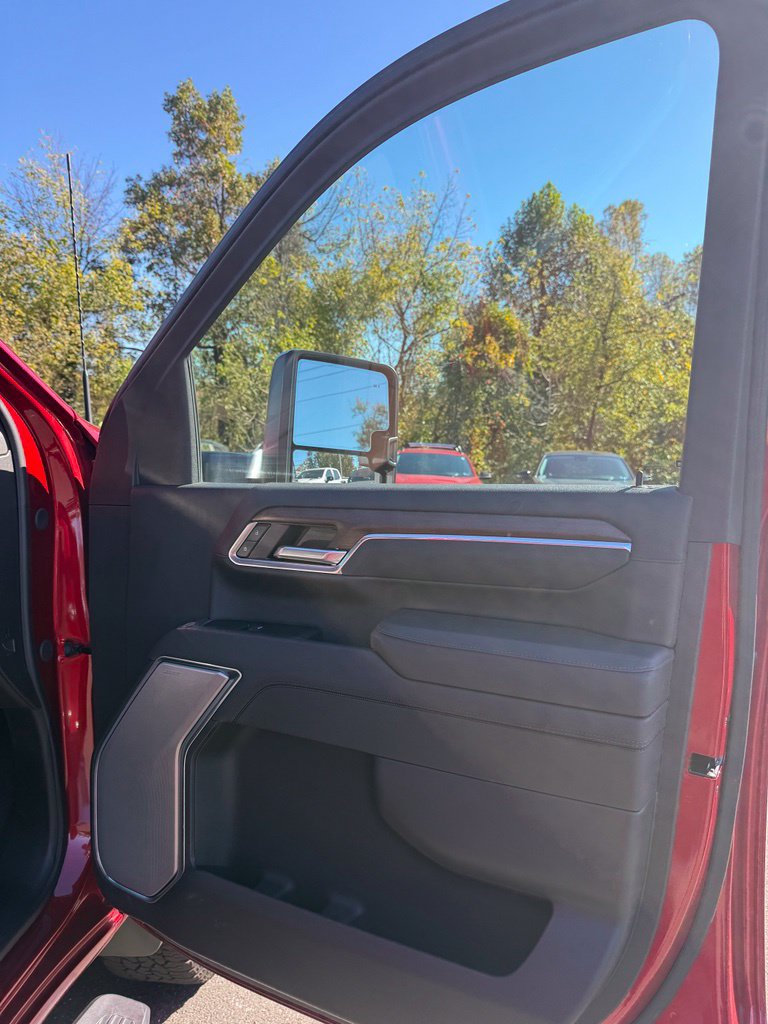 Used 2025 Chevrolet Silverado 2500 High Country w/ High Country Premium Package AWD/4WD image 22