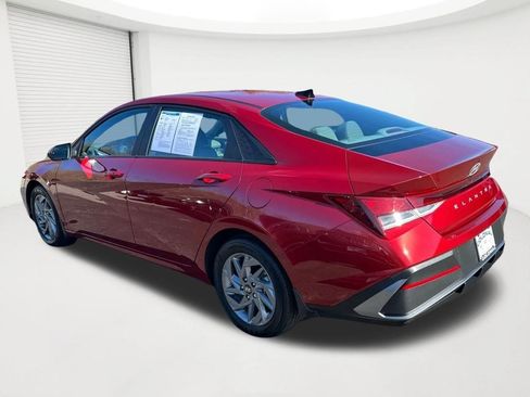 Certified 2024 Hyundai Elantra SEL FWD image 7