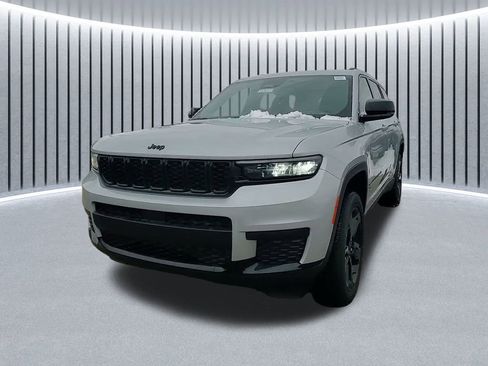 New 2025 Jeep Grand Cherokee L Altitude image 19