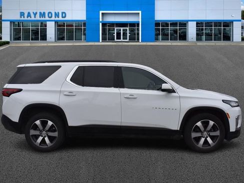 Certified 2023 Chevrolet Traverse LT w/ LT Premium Package image 2