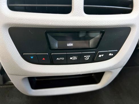 Used 2017 Honda Pilot EX image 15